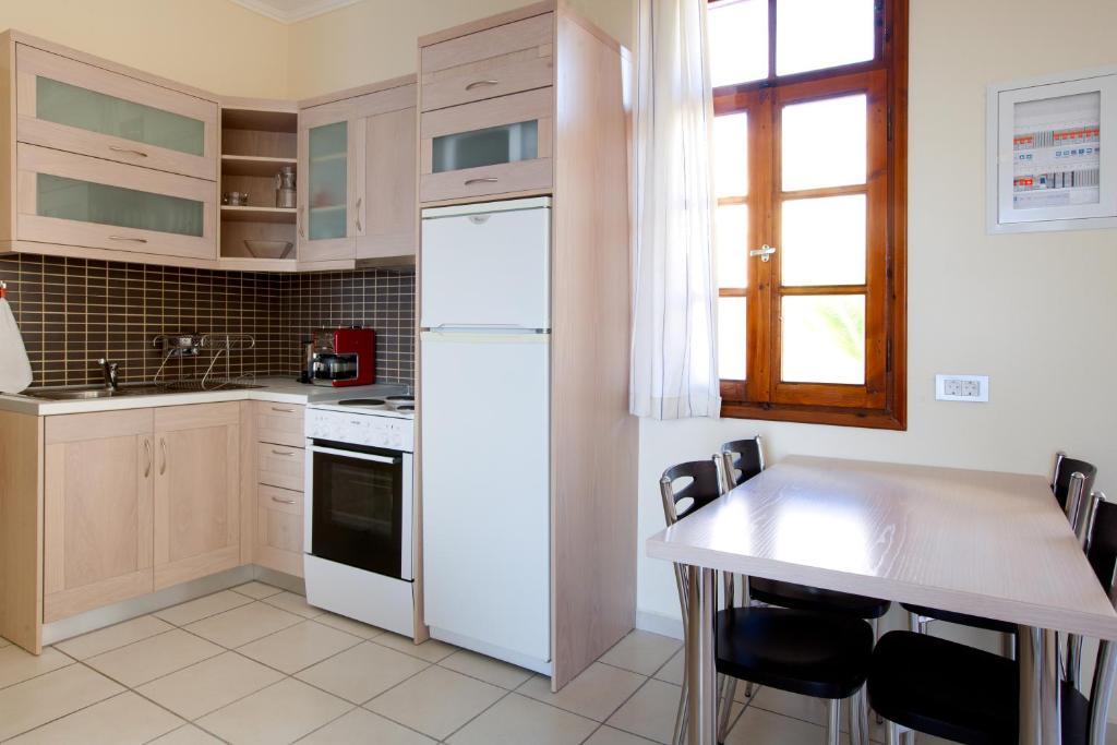 Giorgi'S Blue Apartments Kalathász Szoba fotó